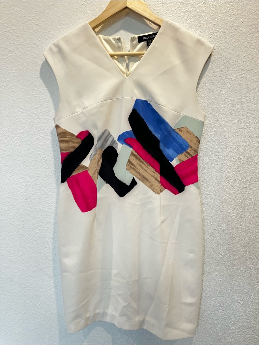 Ellen Tracy White Sheath Dress with Pink, Blue, Black & Tan‎ Abstract Accents